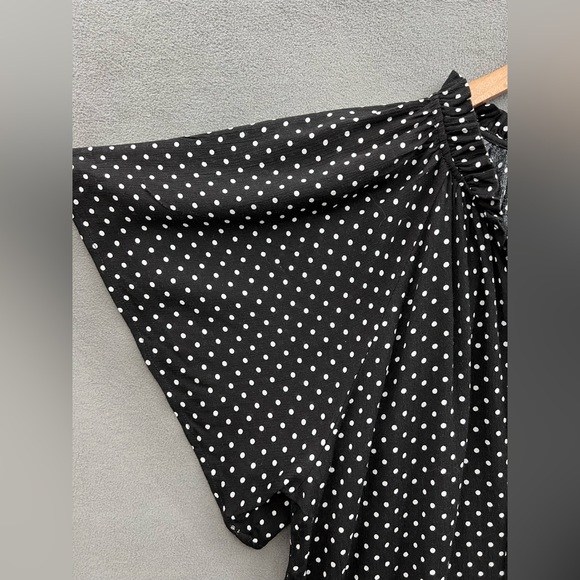 Studio B Women’s Plus Size 2X Tie Neck Flutter Sleeve Black White Polka Dot Top - Picture 4 of 7